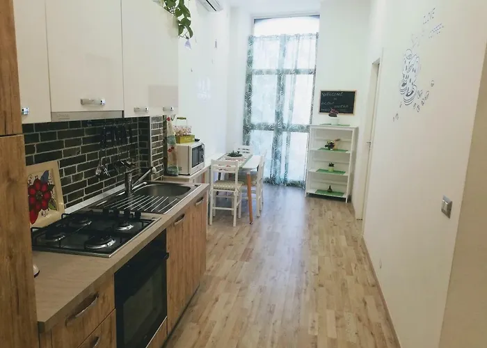 Casa Riviera Hotel *