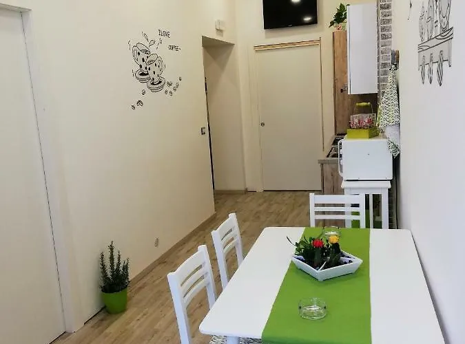 Casa Riviera Hotel *